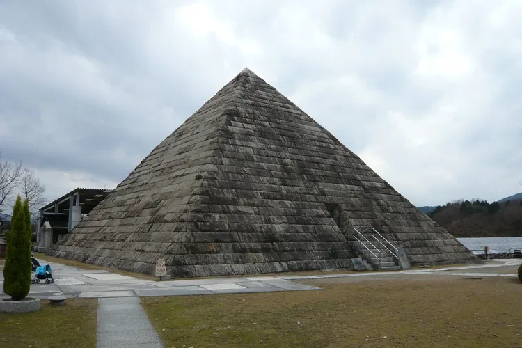Stone Museum Hakusekikan