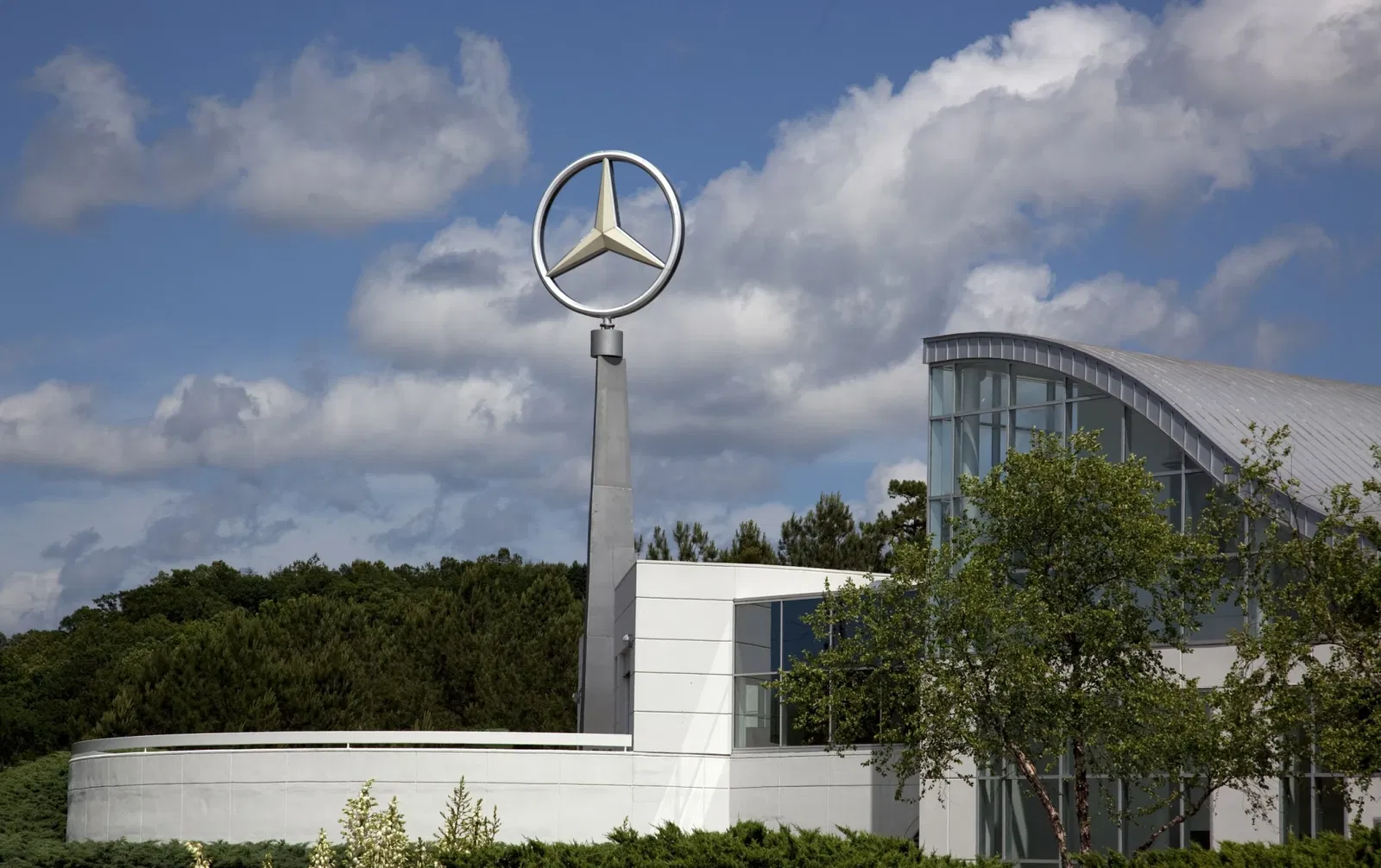 Mercedes-Benz Visitor Center and Museum