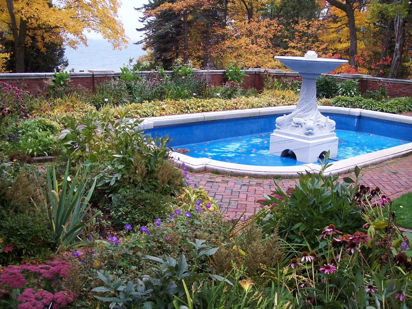 Glensheen Mansion - Historic Congdon Estate