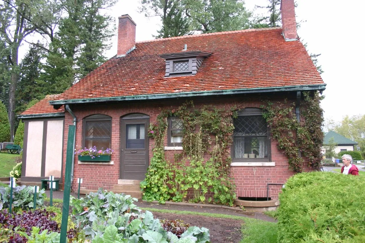 Glensheen Mansion - Historic Congdon Estate