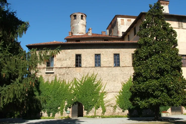 Castello della Manta