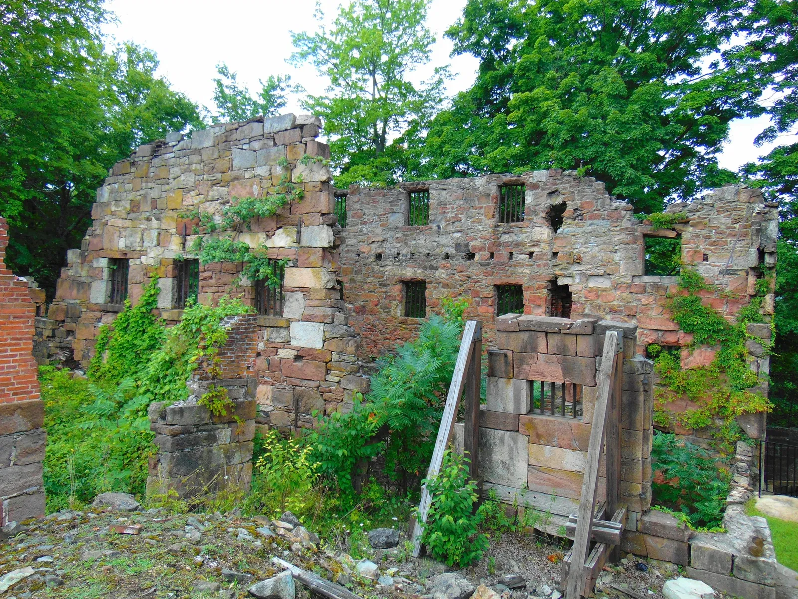 Old Newgate Prison and Copper Mine (closed)