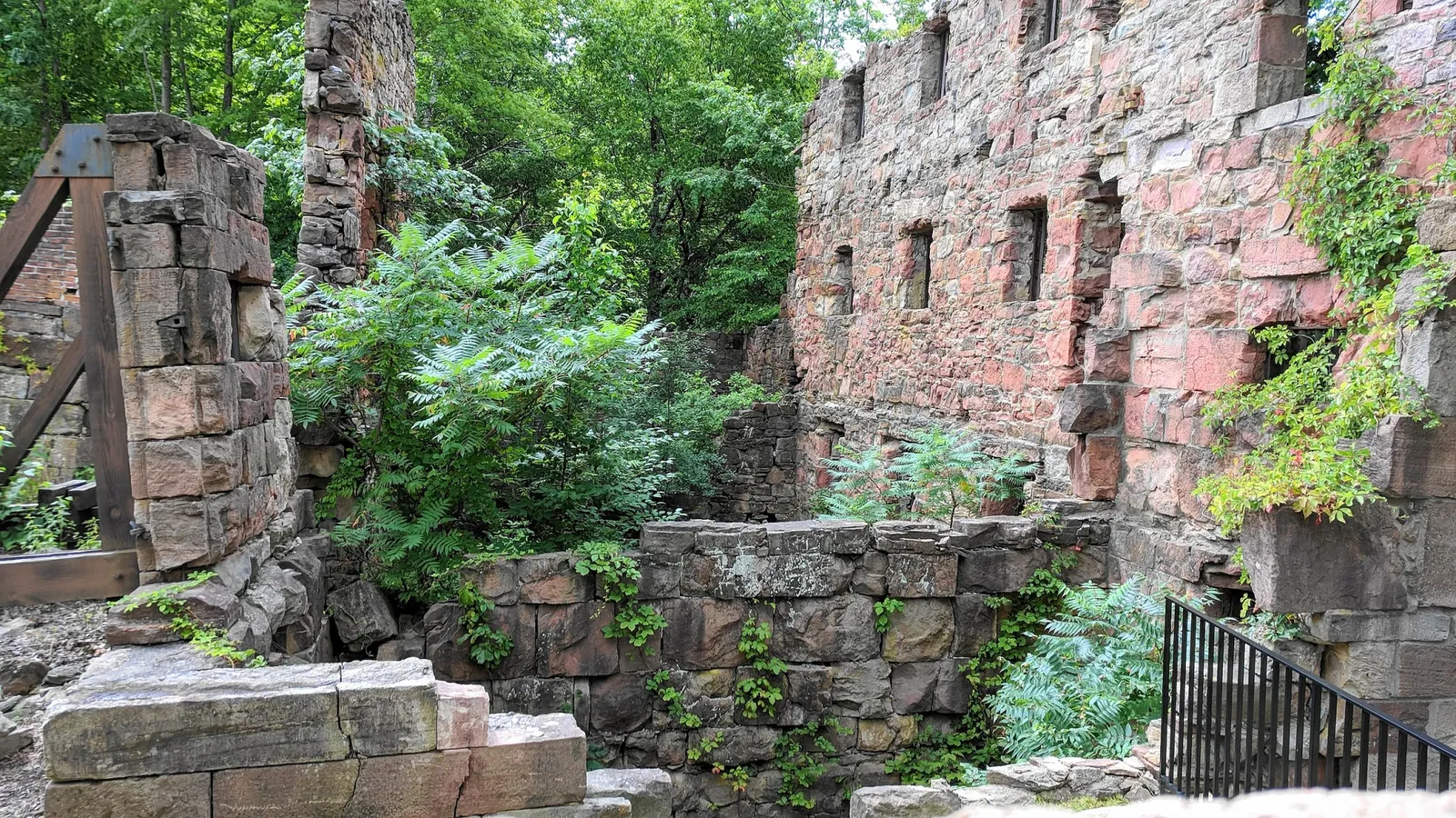 Old Newgate Prison and Copper Mine (closed)
