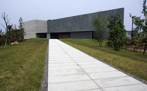 Kagawa Prefectural Higashiyama Kaii Setouchi Art Museum