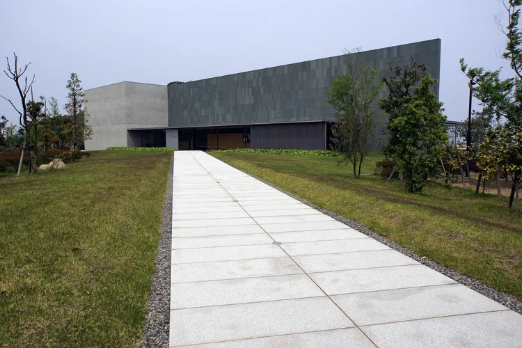 Kagawa Prefectural Higashiyama Kaii Setouchi Art Museum