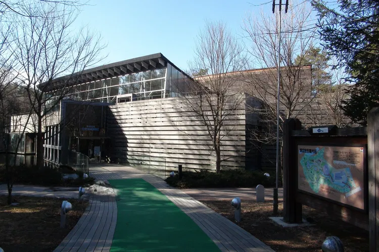 Yamanashi Prefectural Fuji-yuusui-no-sato & Mori-no-naka Aquarium