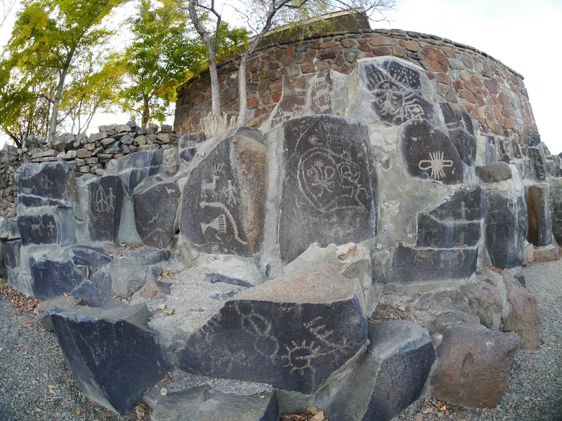 George F. Beck Ginkgo Petrified Forest Interpretive Center (Vantage) - Visitor ...