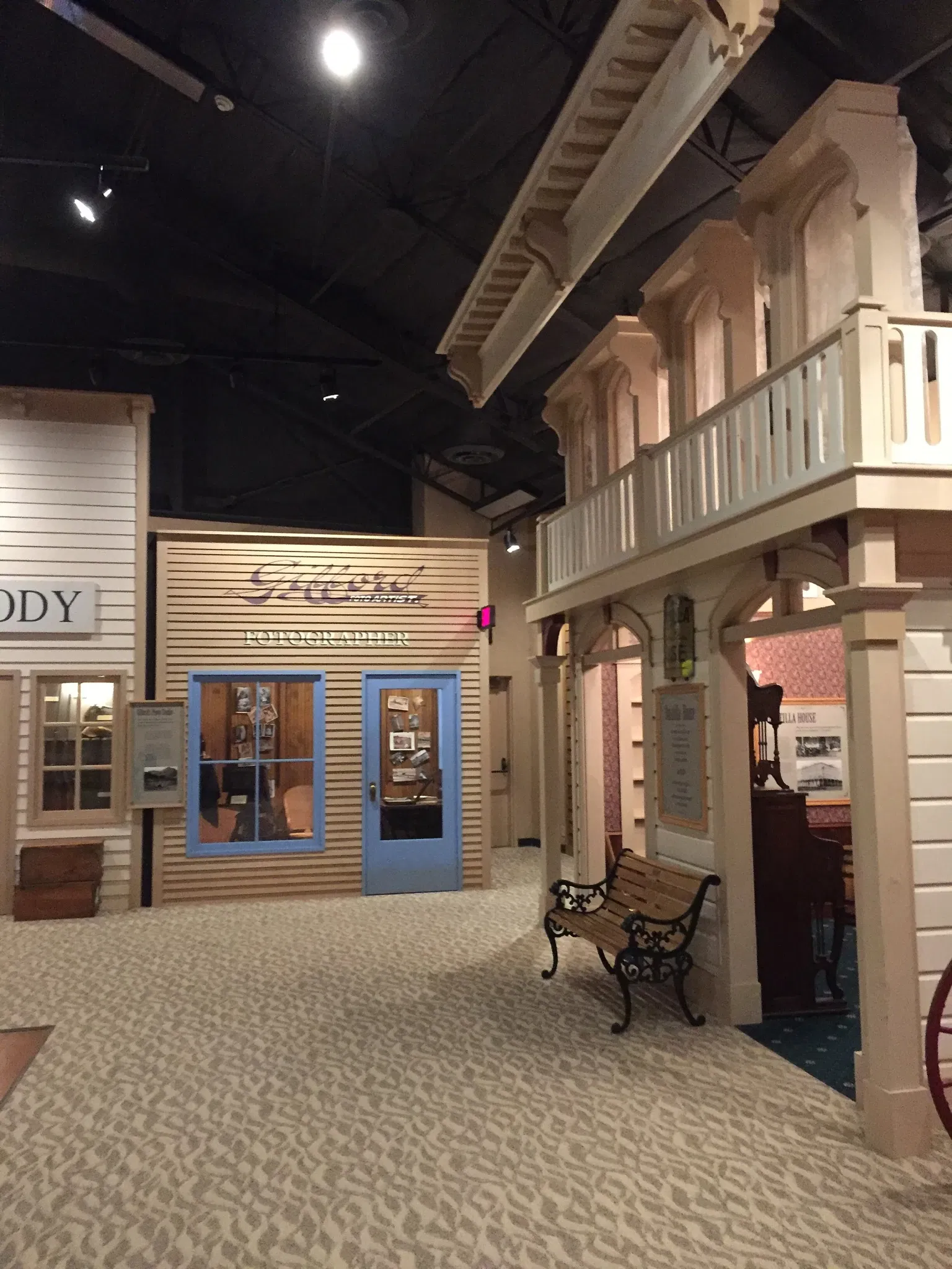 Columbia Gorge Discovery Center