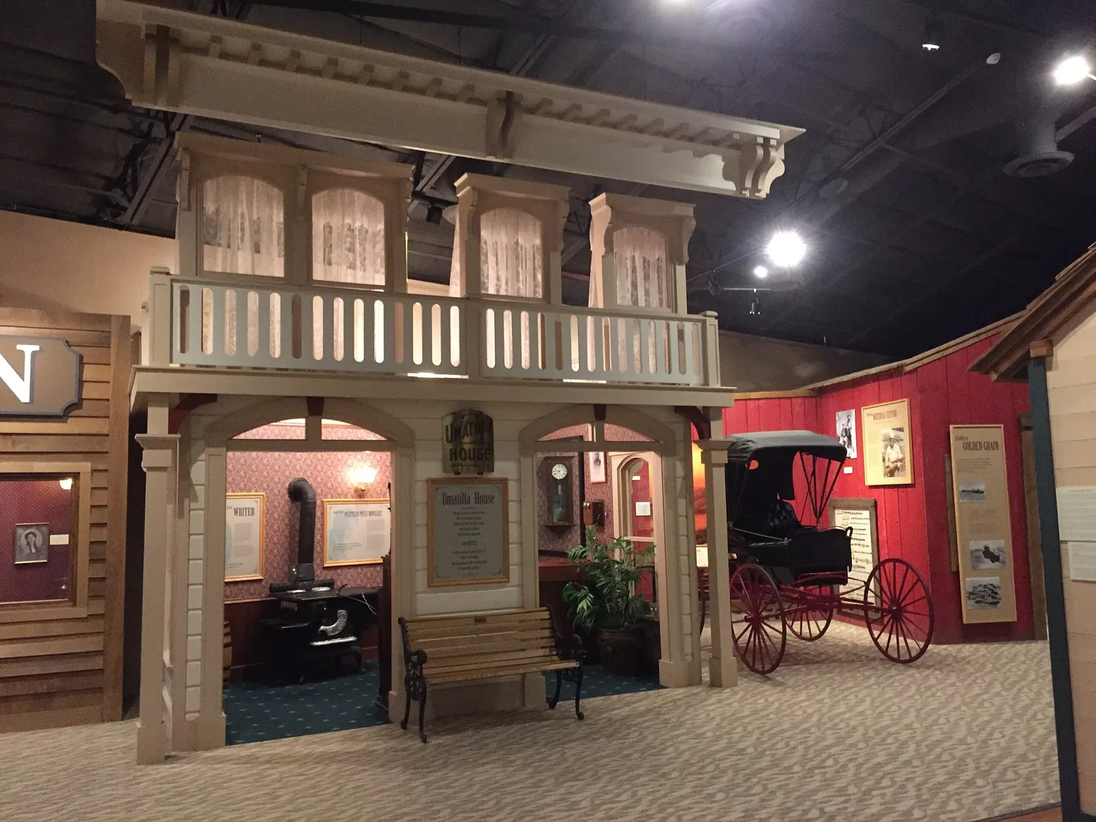 Columbia Gorge Discovery Center