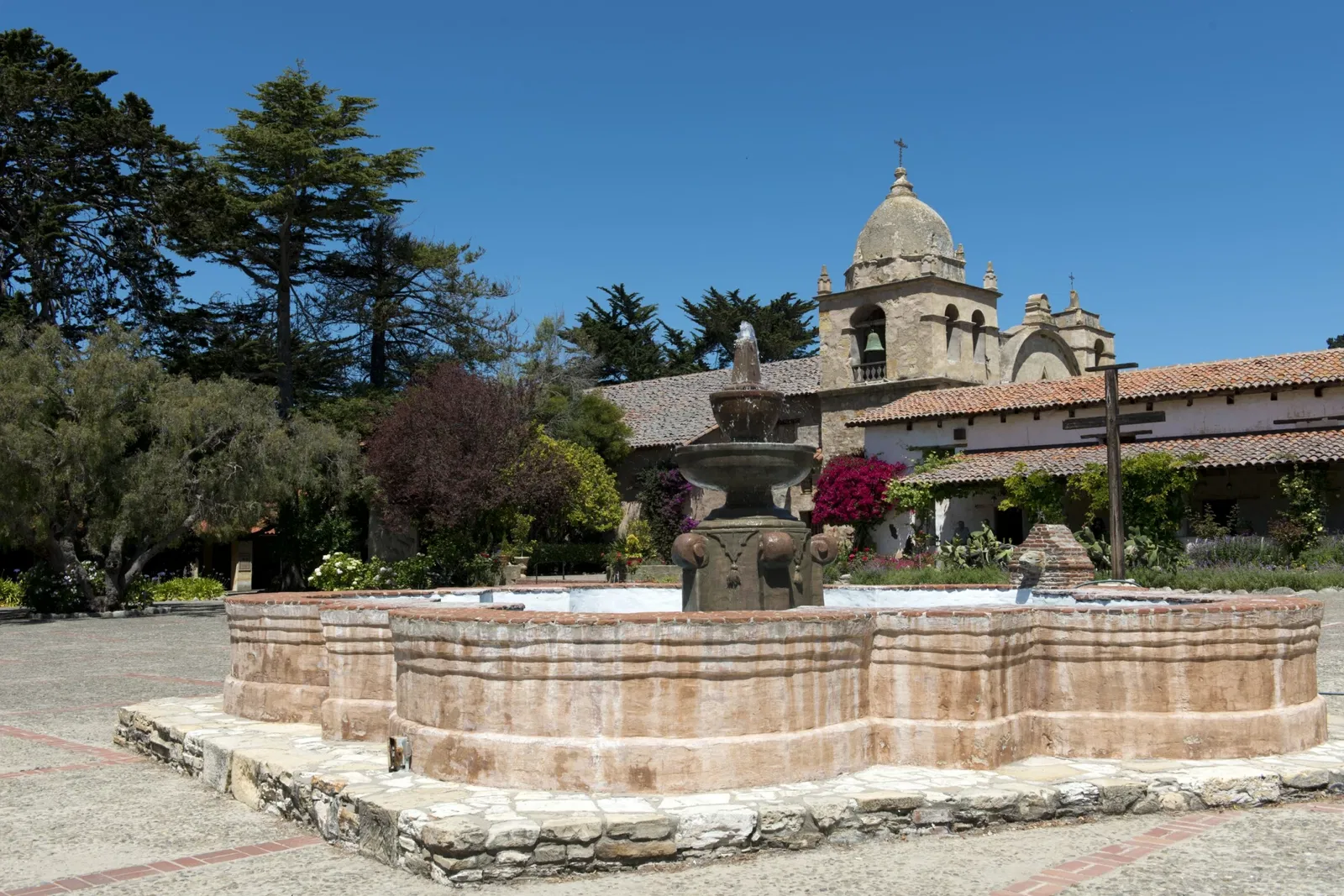 Misión San Carlos Borromeo de Carmelo