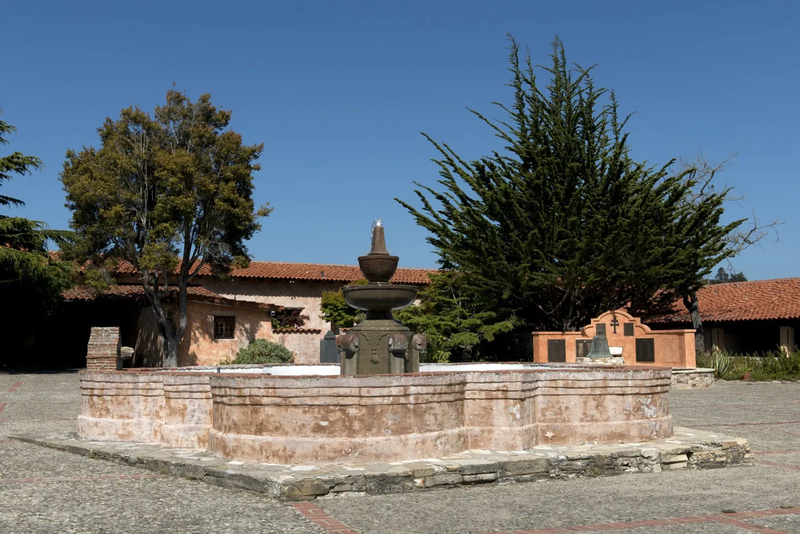 Mission San Carlos Borromeo De Carmelo