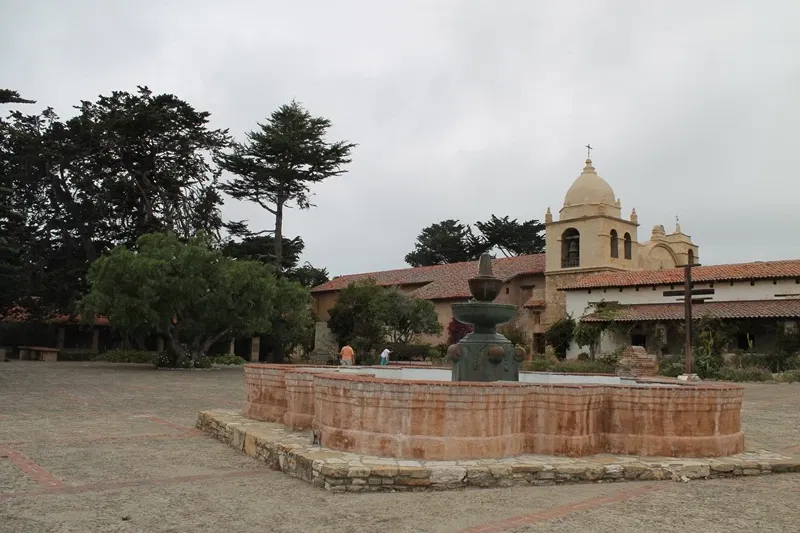 Misión San Carlos Borromeo de Carmelo