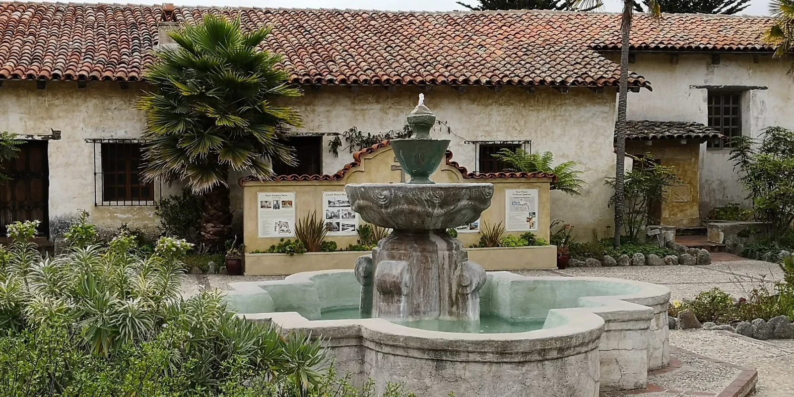 Misión San Carlos Borromeo de Carmelo