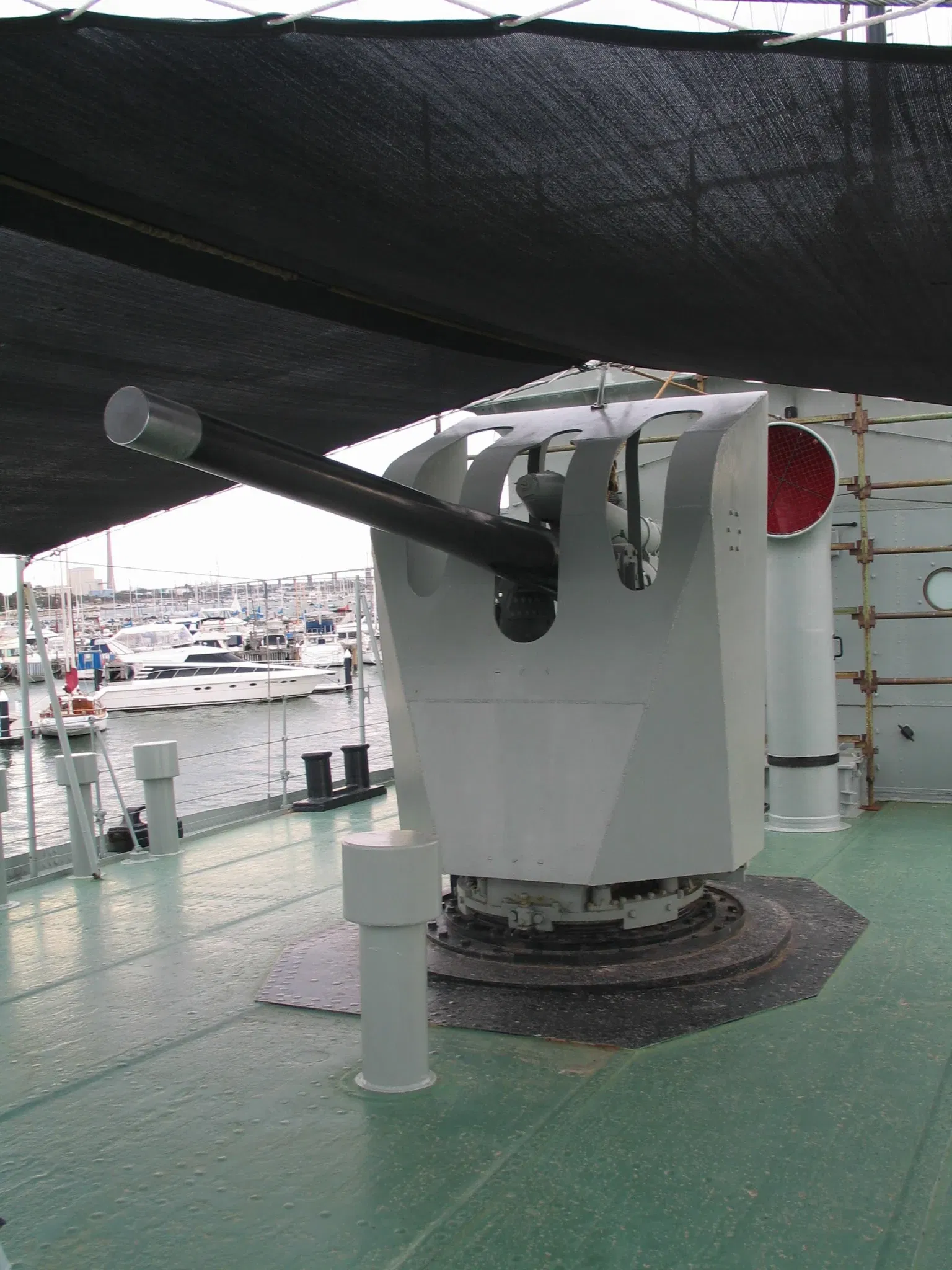 HMAS Castlemaine (J244)