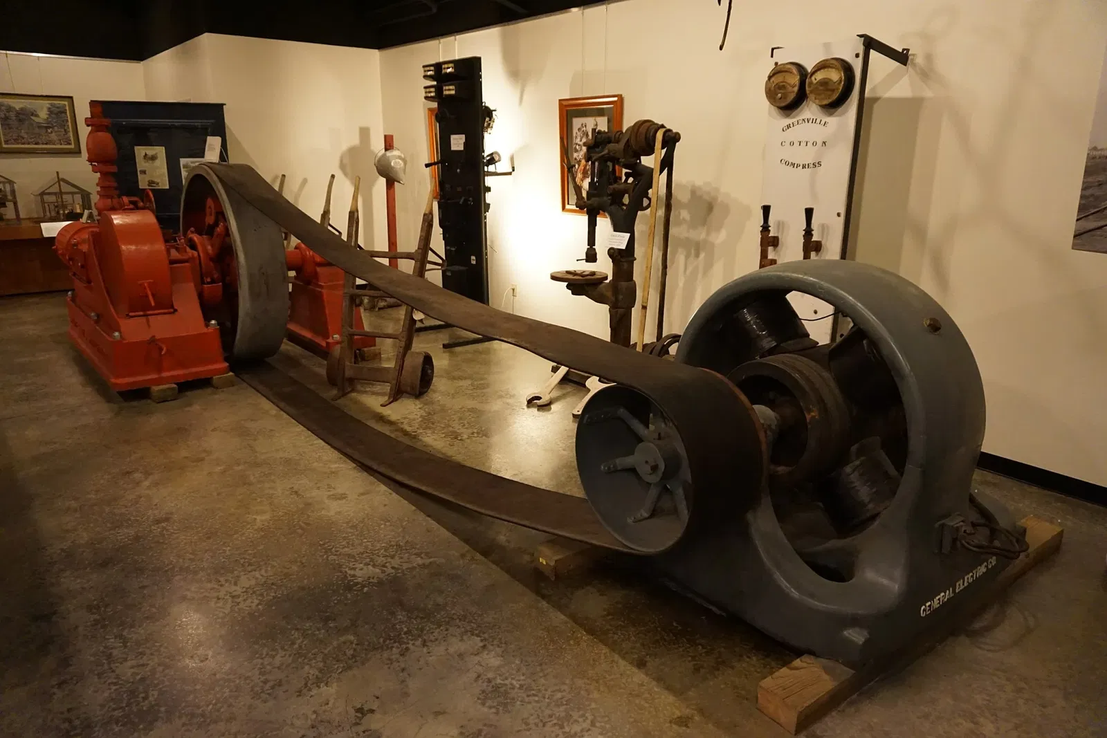 Audie Murphy Museum - Cotton Museum