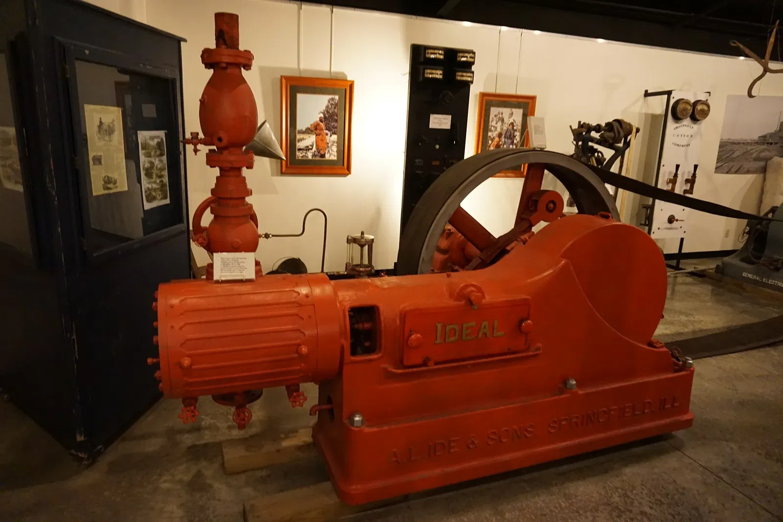 Audie Murphy Museum - Cotton Museum