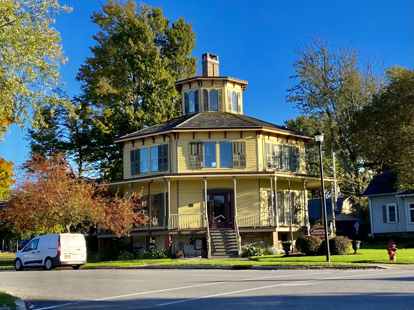 Rich-Twinn Octagon House - The Newstead Historical Society
