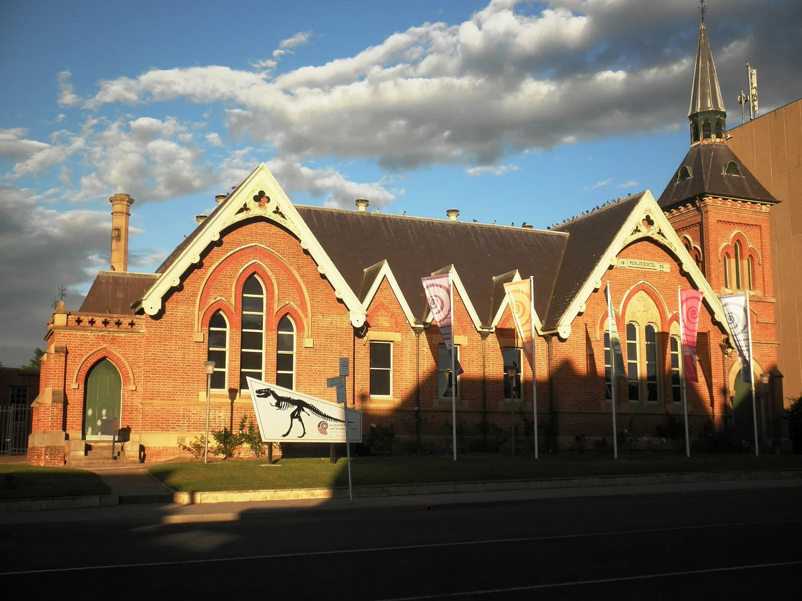 Australian Fossil and Mineral Museum