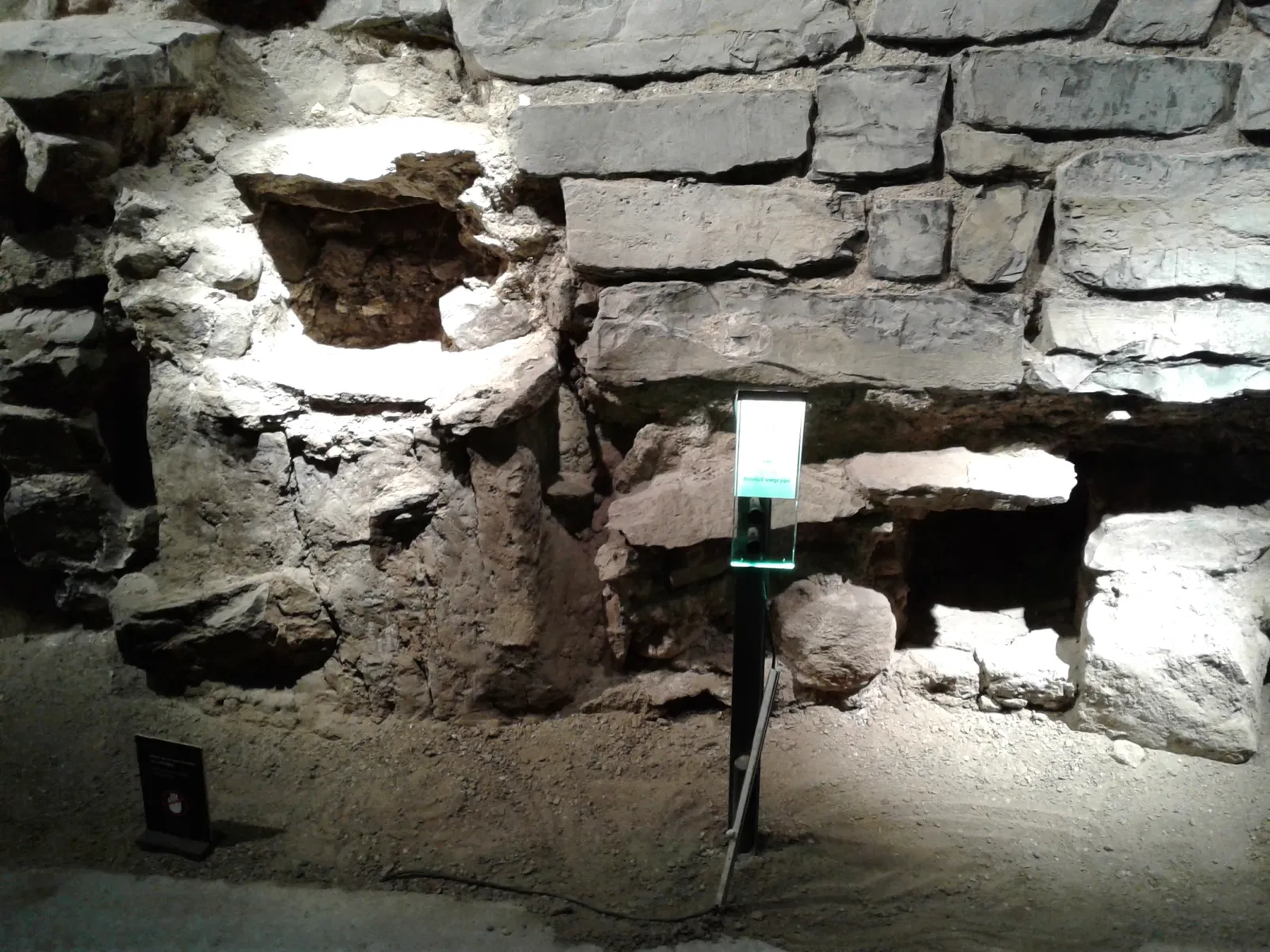 Pointe-à-Callière Museum