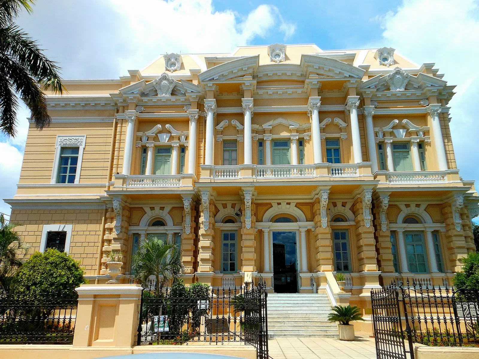 Museo Regional de Antropología de Yucatán, Palacio Cantón