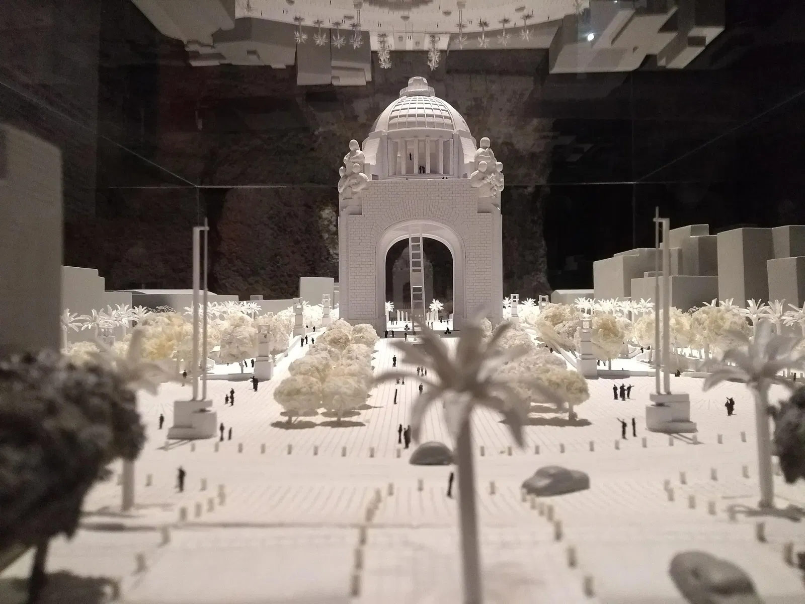 Monument to the Revolution