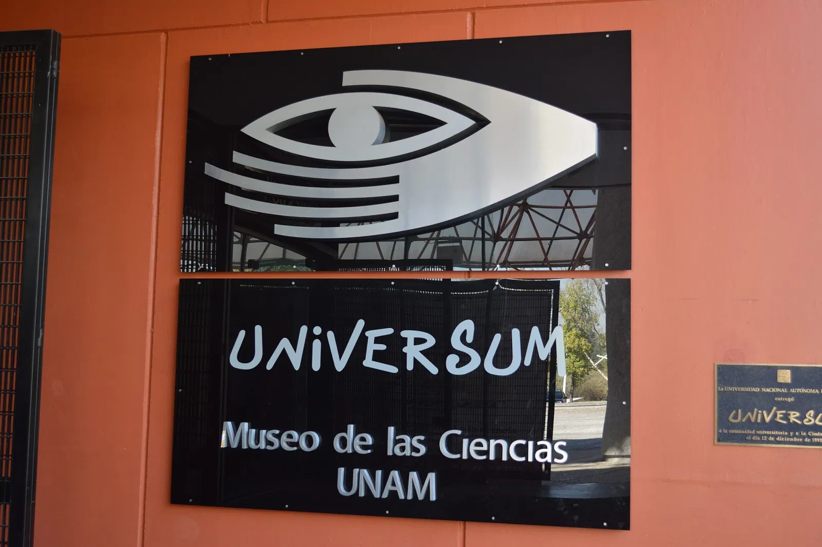 Universum
