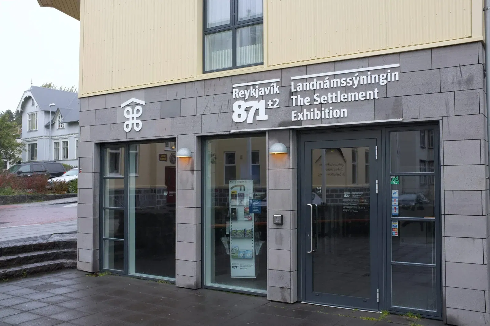 Reykjavík 871±2
