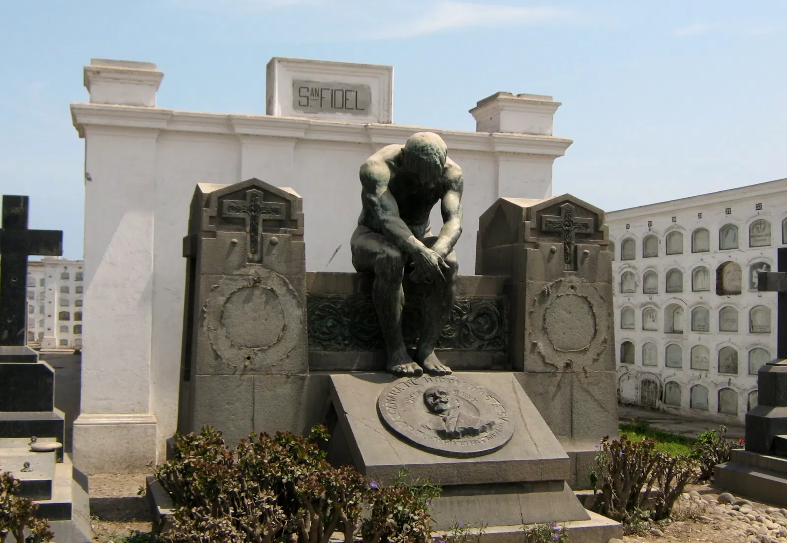 Museo Cementerio Presbítero Matías Maestro