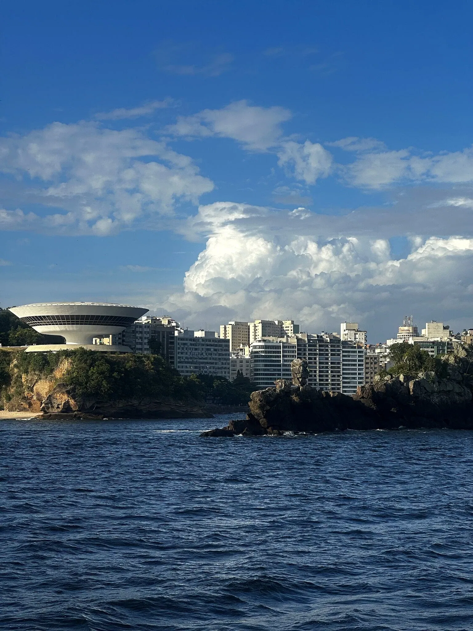 Niterói Contemporary Art Museum