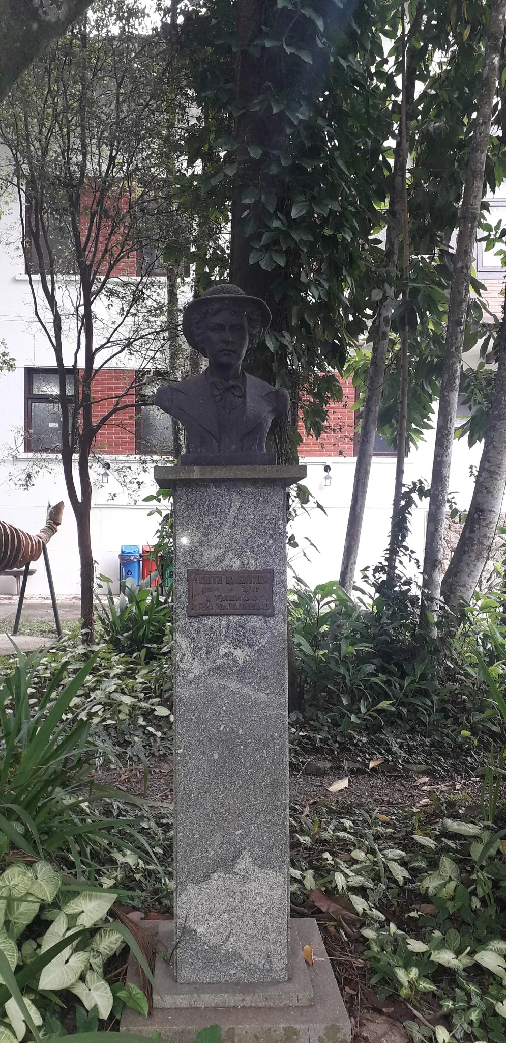 Colonial Family Museum