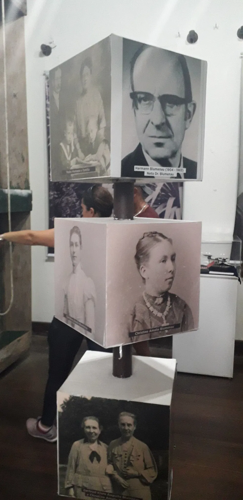 Colonial Family Museum