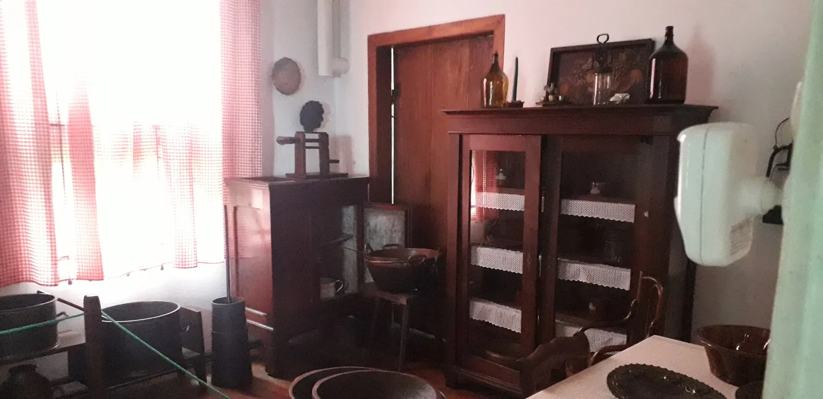 Colonial Family Museum