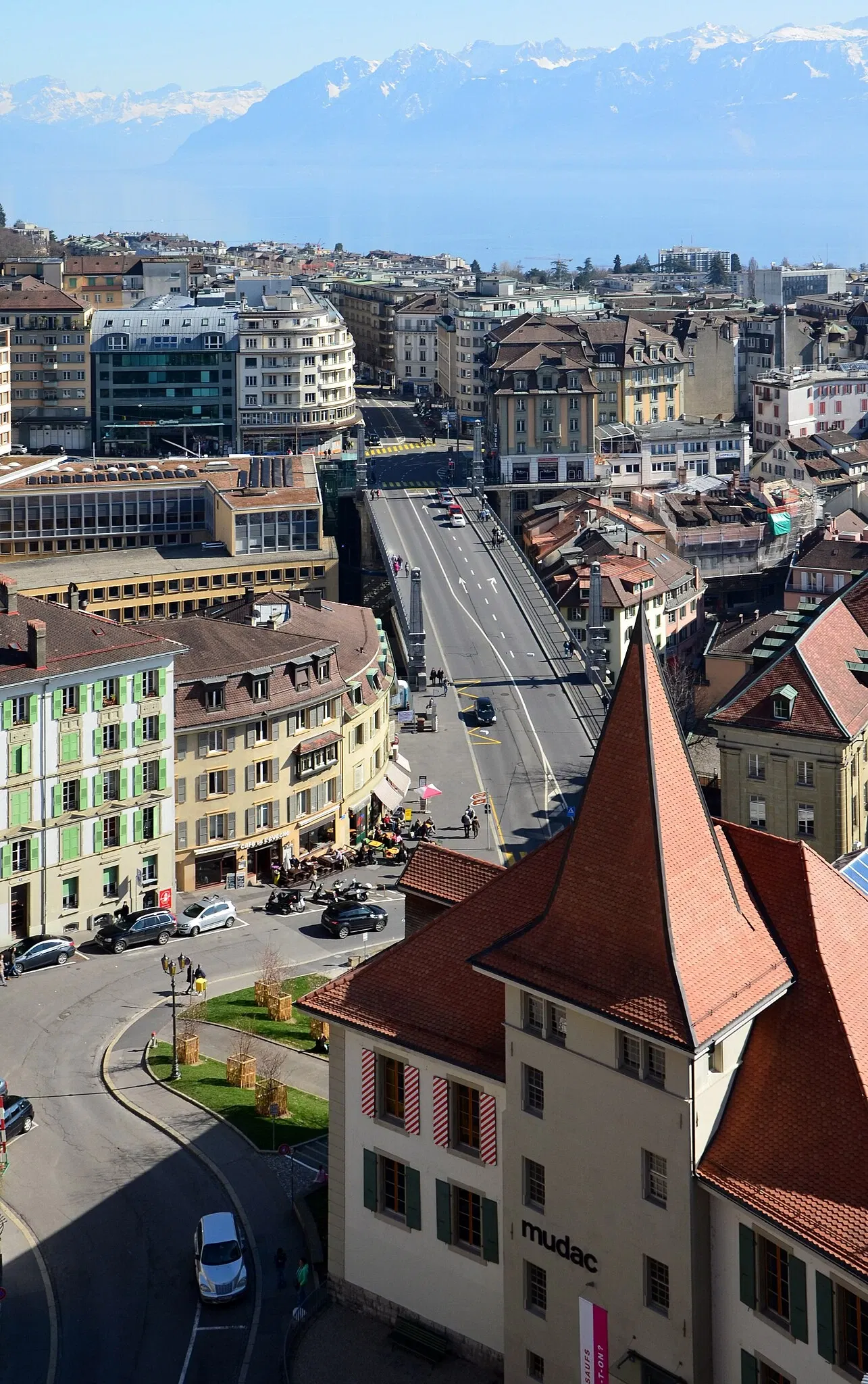 Museo del Diseño y las Artes Aplicadas Contemporáneas