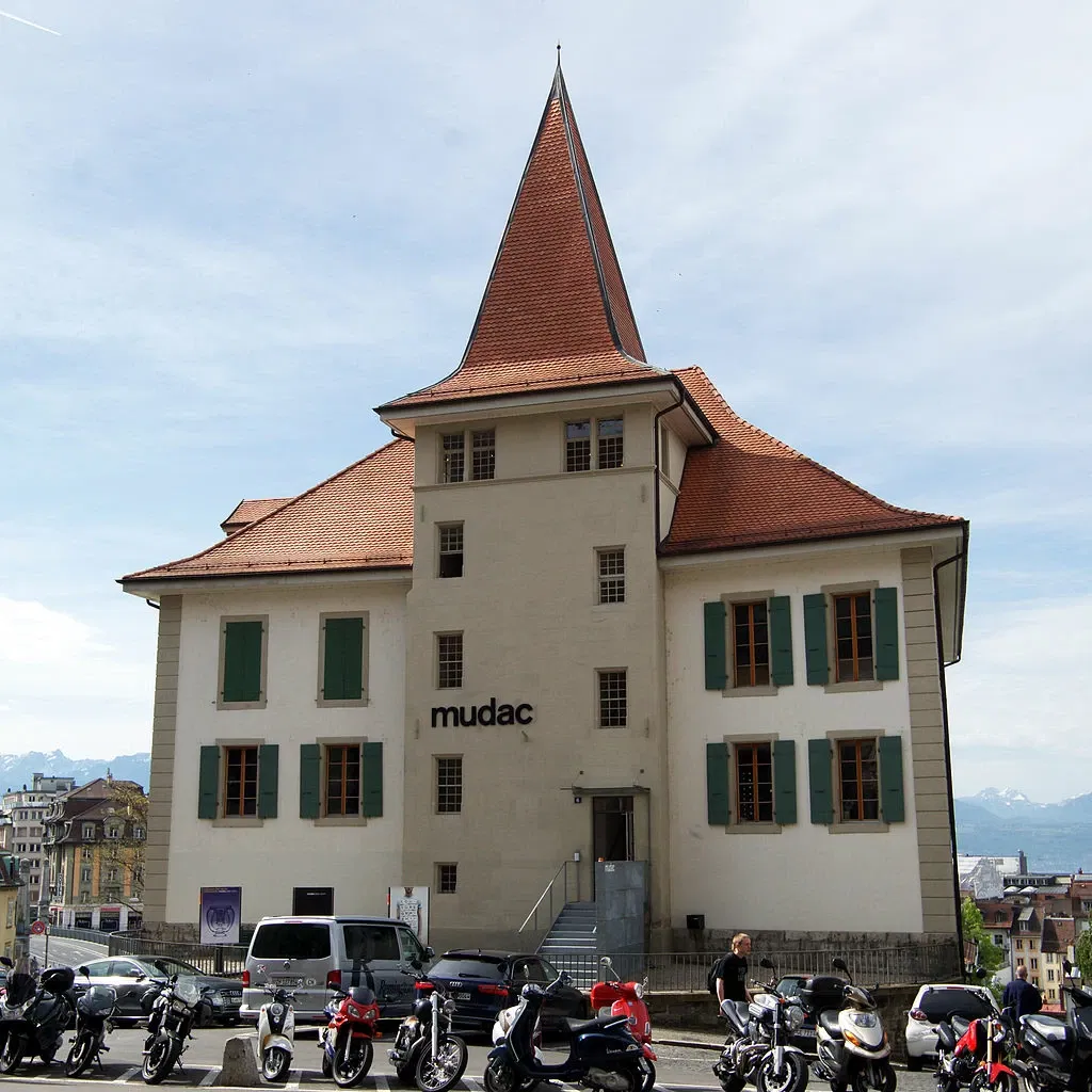 Museo del Diseño y las Artes Aplicadas Contemporáneas