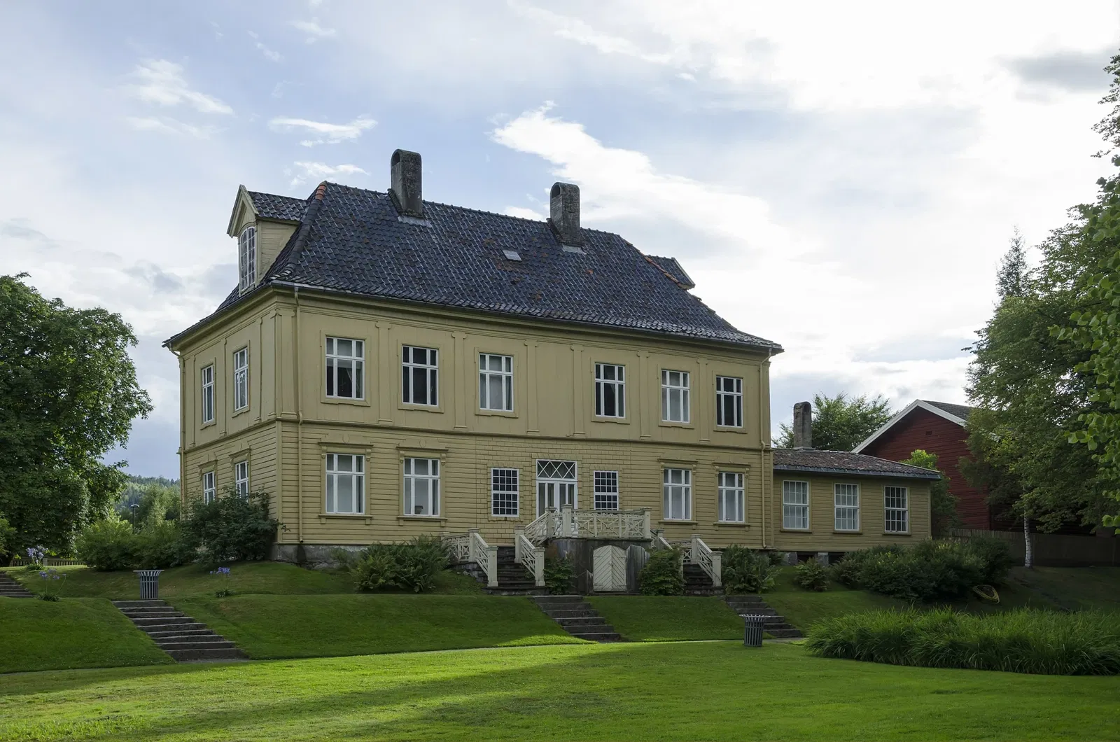Gulskogen Manor