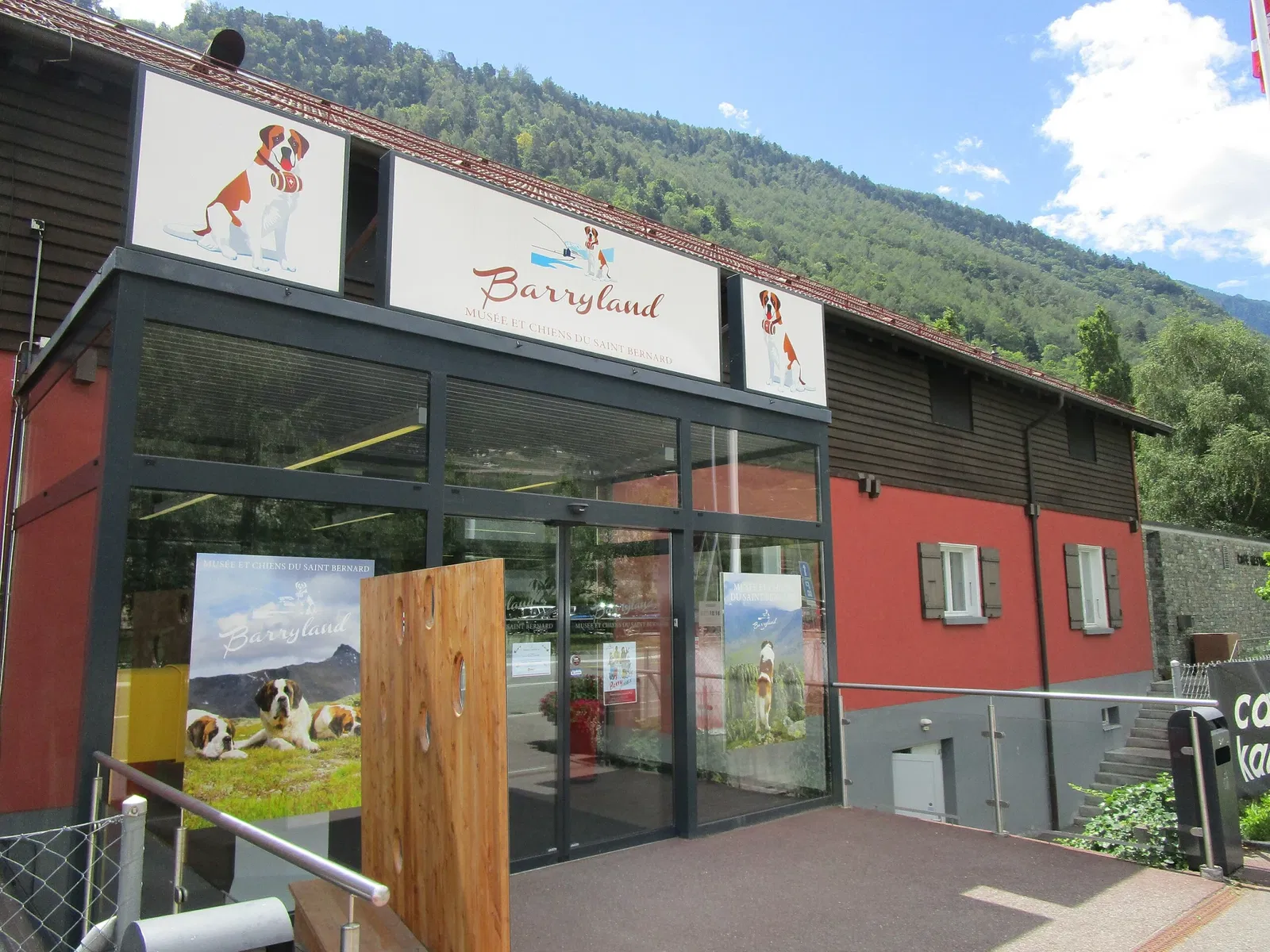 Barryland - Musée et chiens du Saint-Bernard