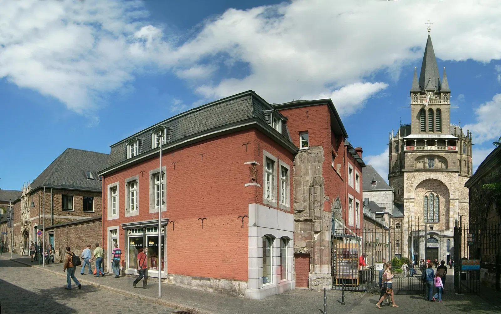 Aachener Domschatzkammer