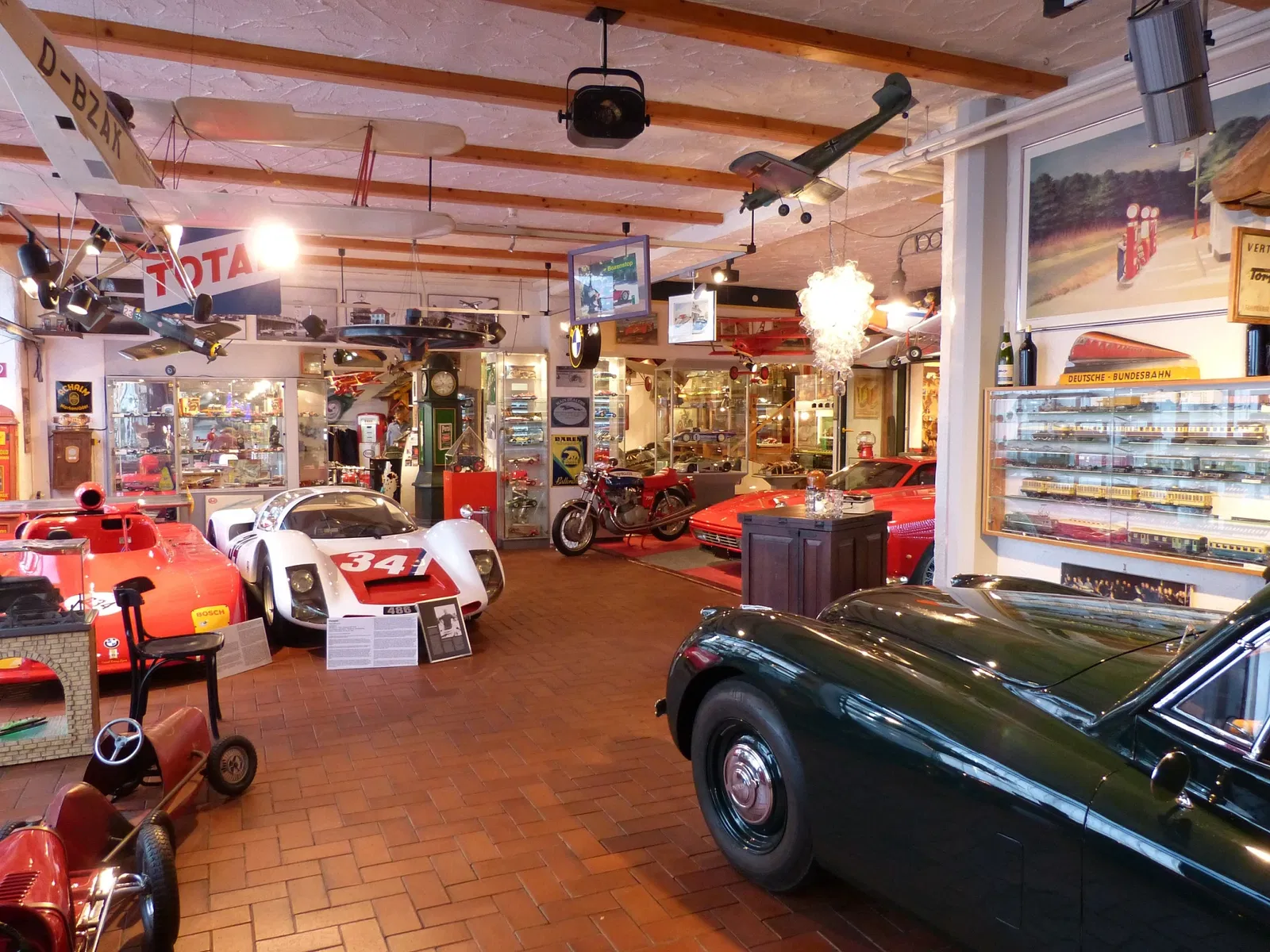 Boxenstop Auto- und Spielzeugmusem