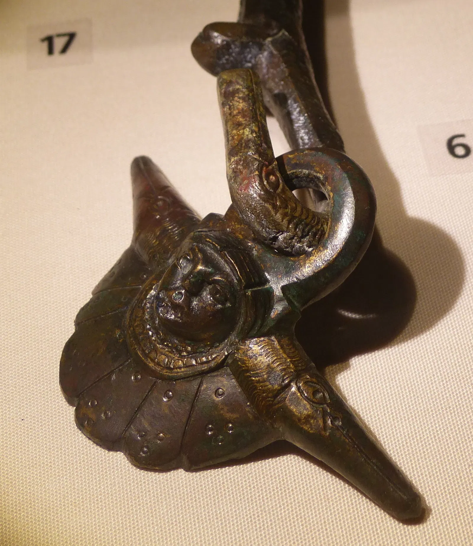 MAMUZ Castle Asparn / Zaya