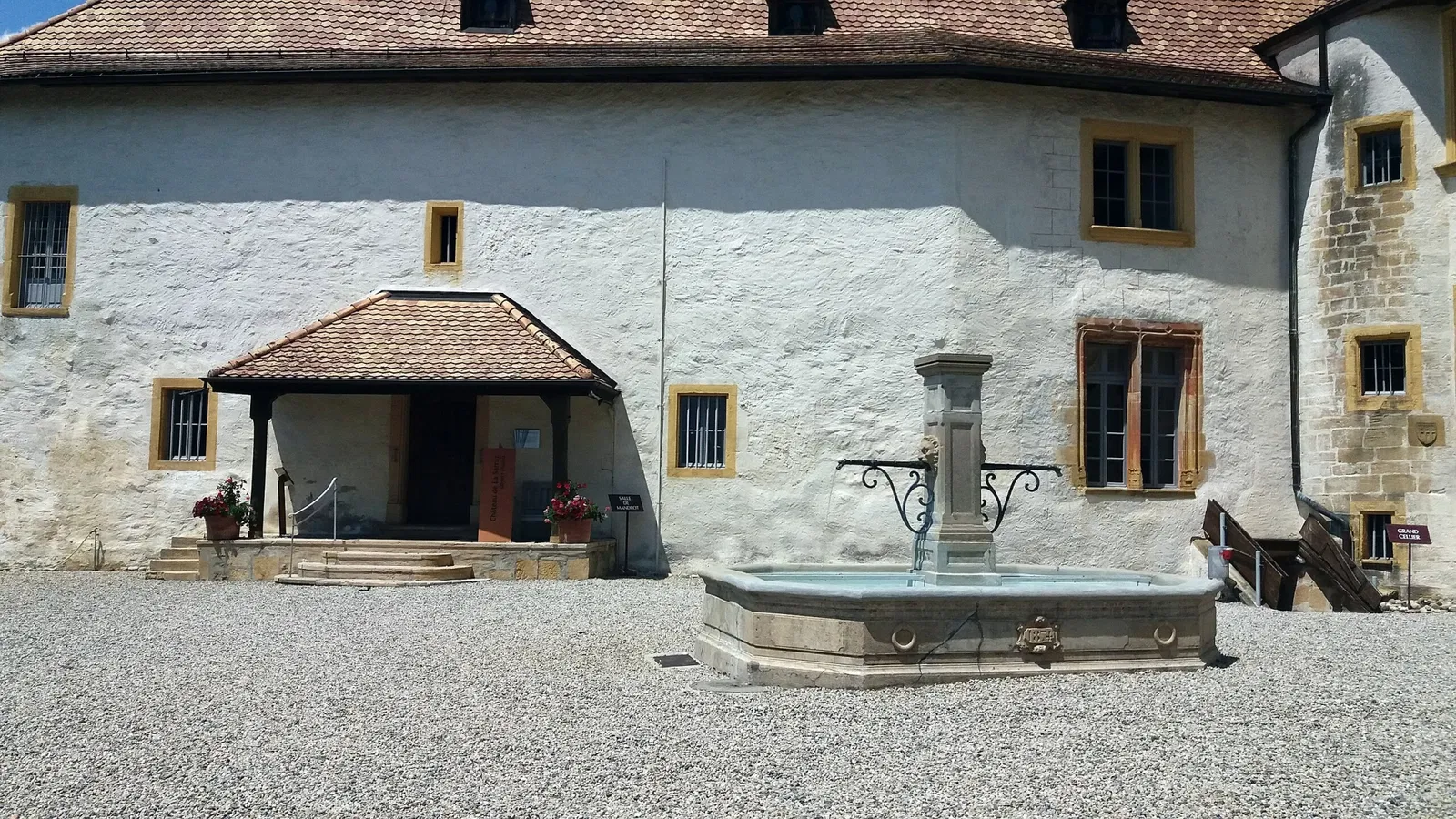 Castello di La Sarraz