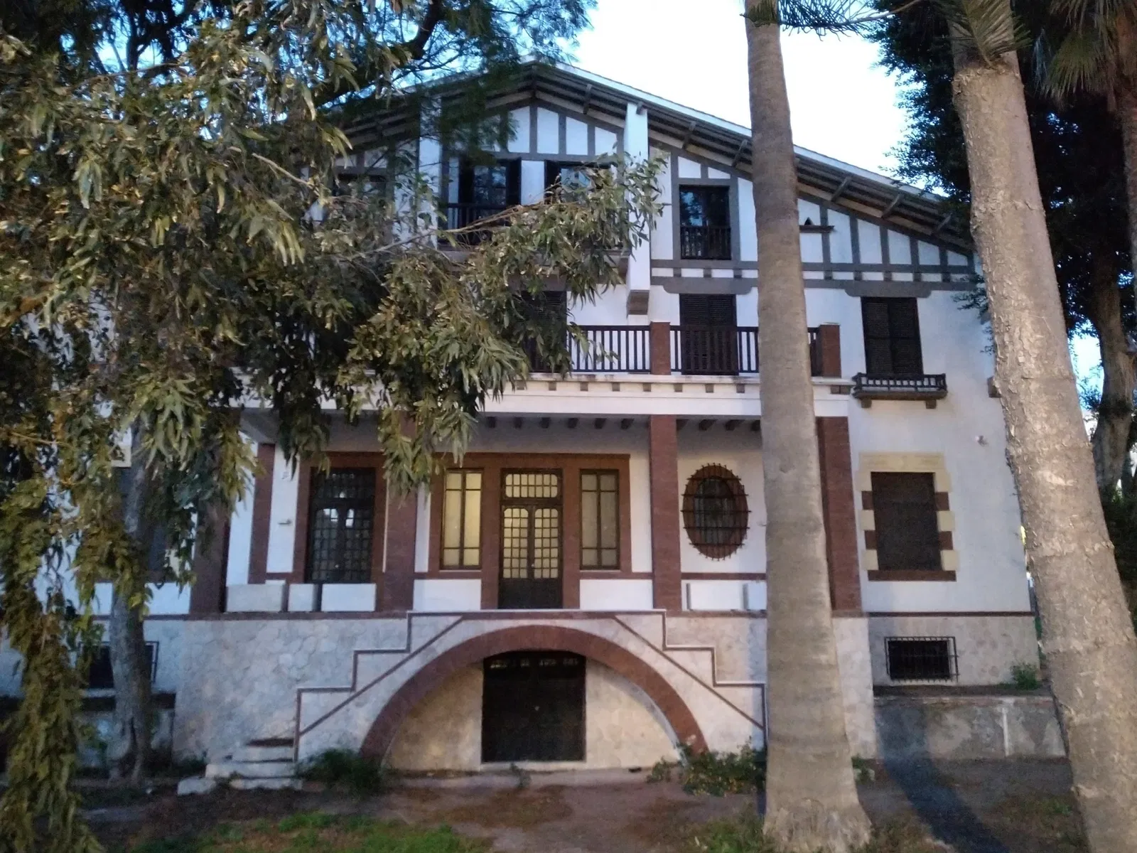 Doña Pakyta Museum of Art