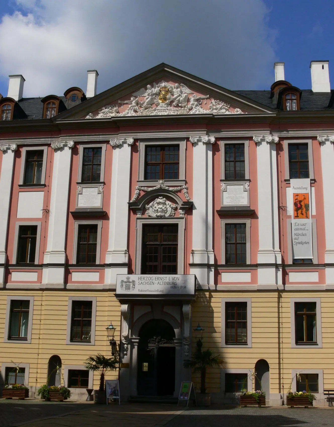Schloß- und Spielkartenmuseum