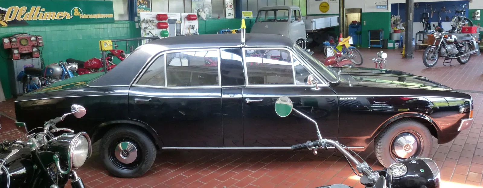 Oldtimer & Fahrzeugmuseum