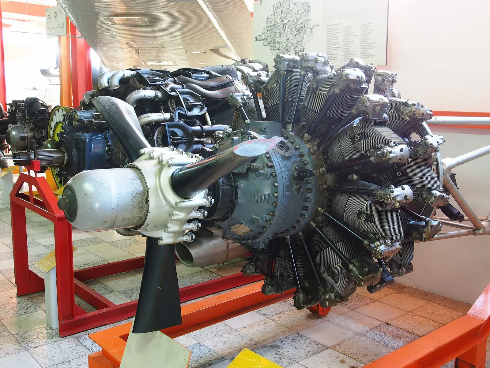 Flugausstellung Peter Junior