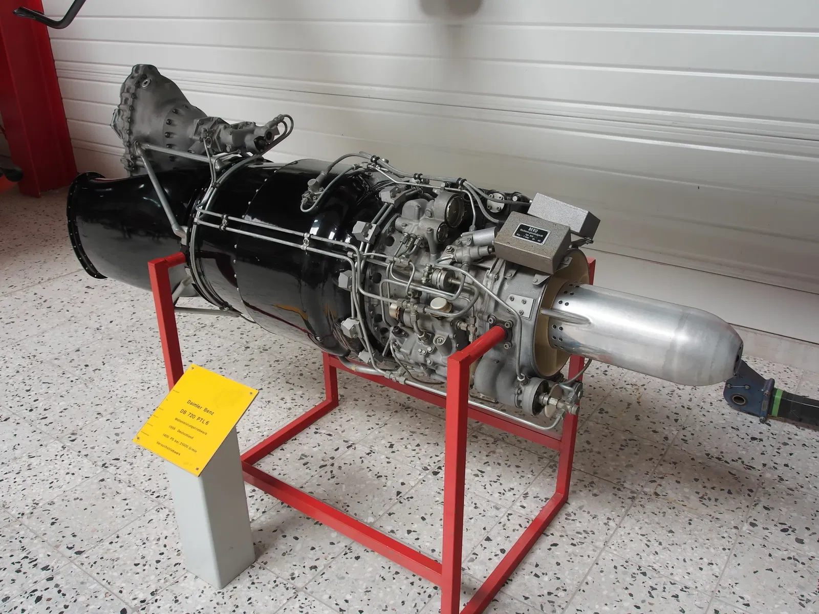 Flugausstellung L. + P. Junior