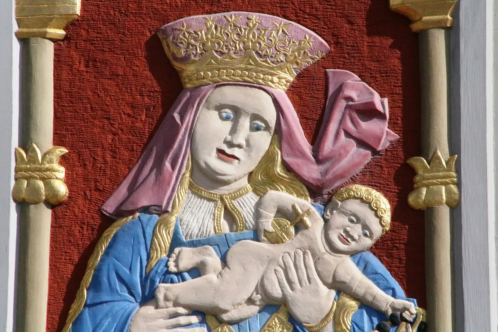 House of the Black Heads