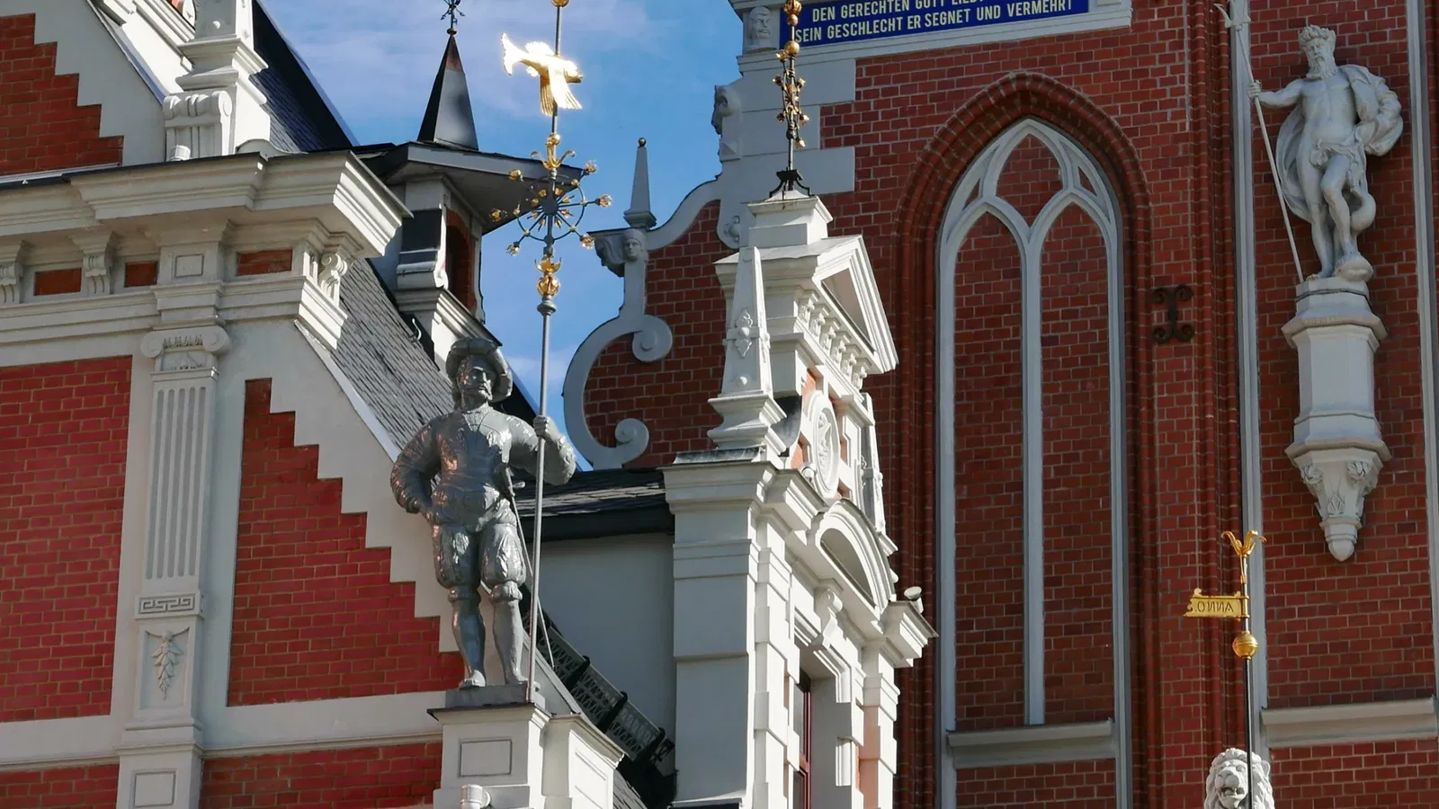 House of the Black Heads