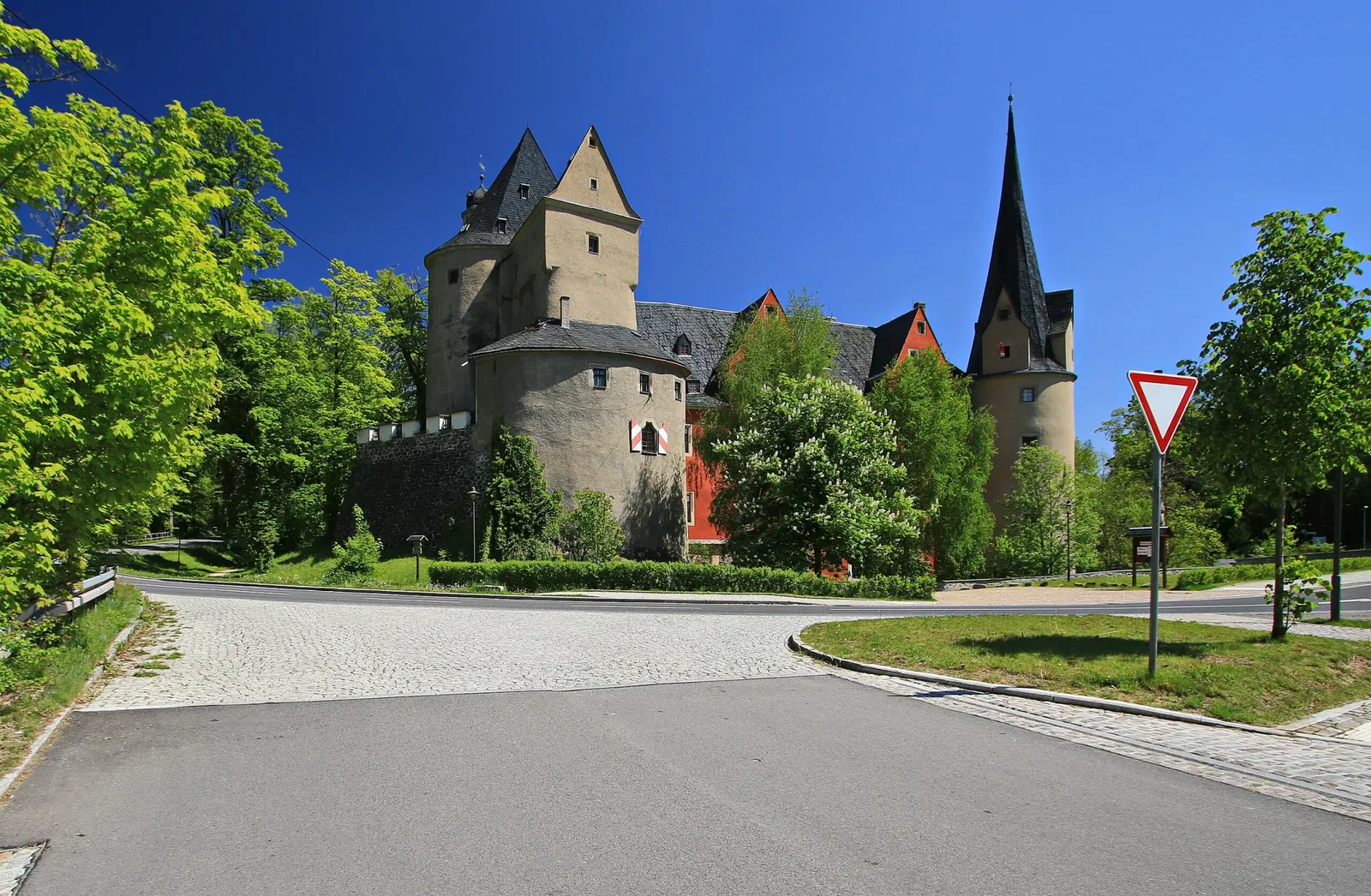 Burg und Schloss Stein