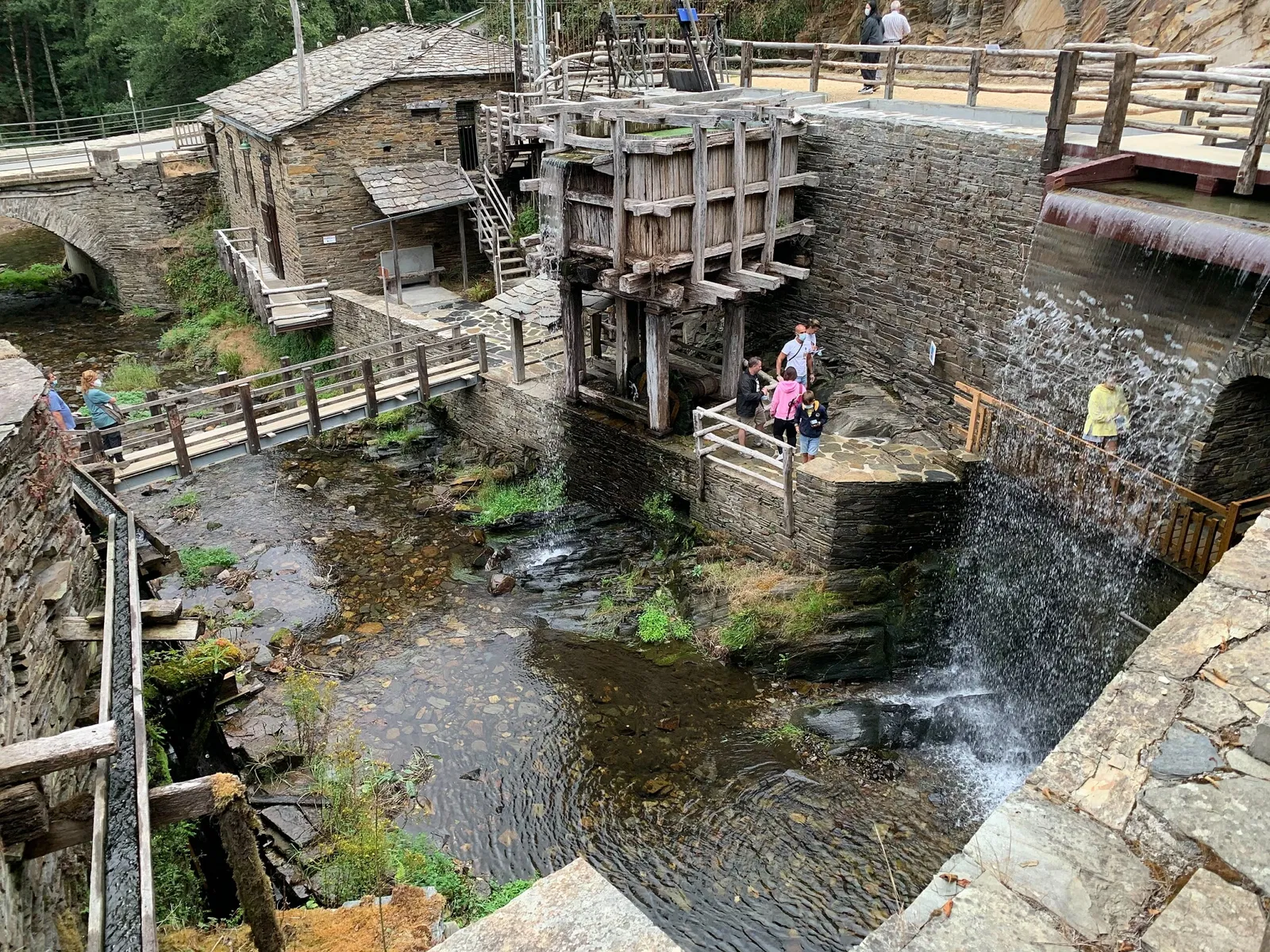 Conjunto Etnográfico de Mazonovo