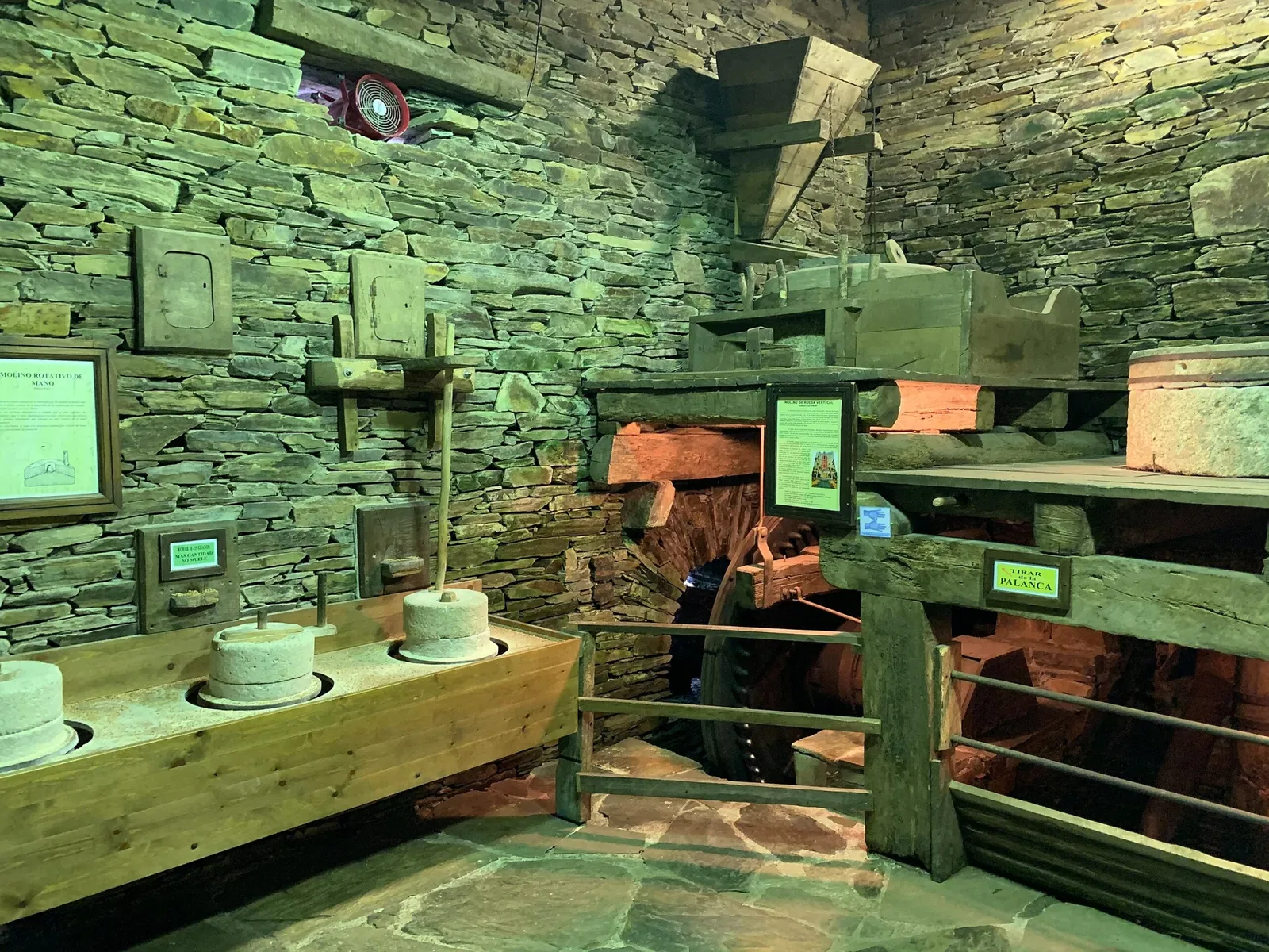 Conjunto Etnográfico de Mazonovo